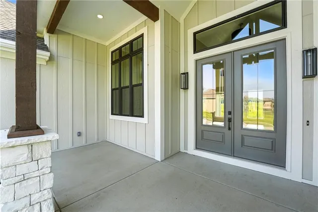 $705,000 | 4264 Lk Shr Drive, Basehor, KS 66007