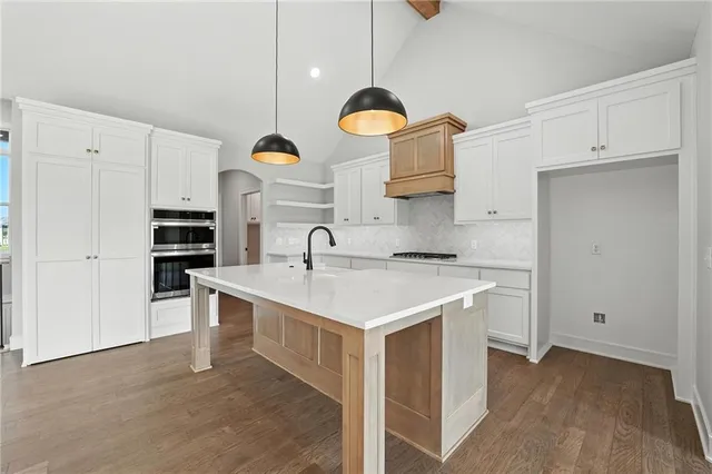 $705,000 | 4264 Lk Shr Drive, Basehor, KS 66007