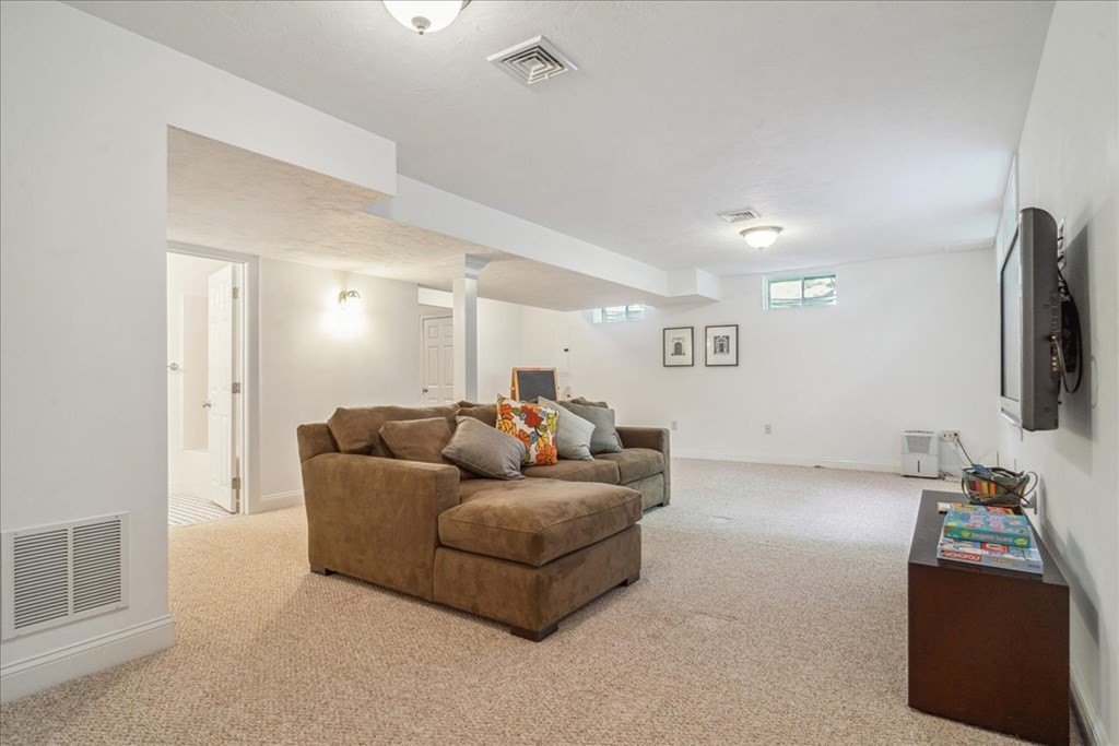 341 Marrett Road, Unit 7 Lexington, MA 02421 - Photo 30 of 37