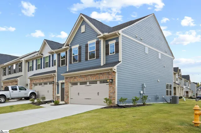 $294,900 | 561 Martin Crk Drive, Simpsonville, SC 29680