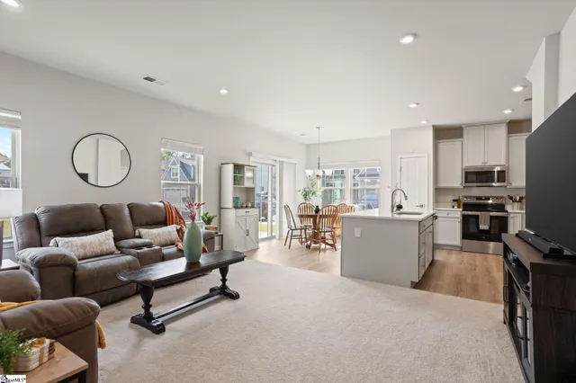 $294,900 | 561 Martin Crk Drive, Simpsonville, SC 29680