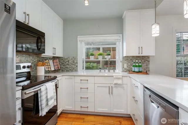 $439,950 | 21308 48th Avenue West, Unit D1, Mountlake Terrace, WA 98043