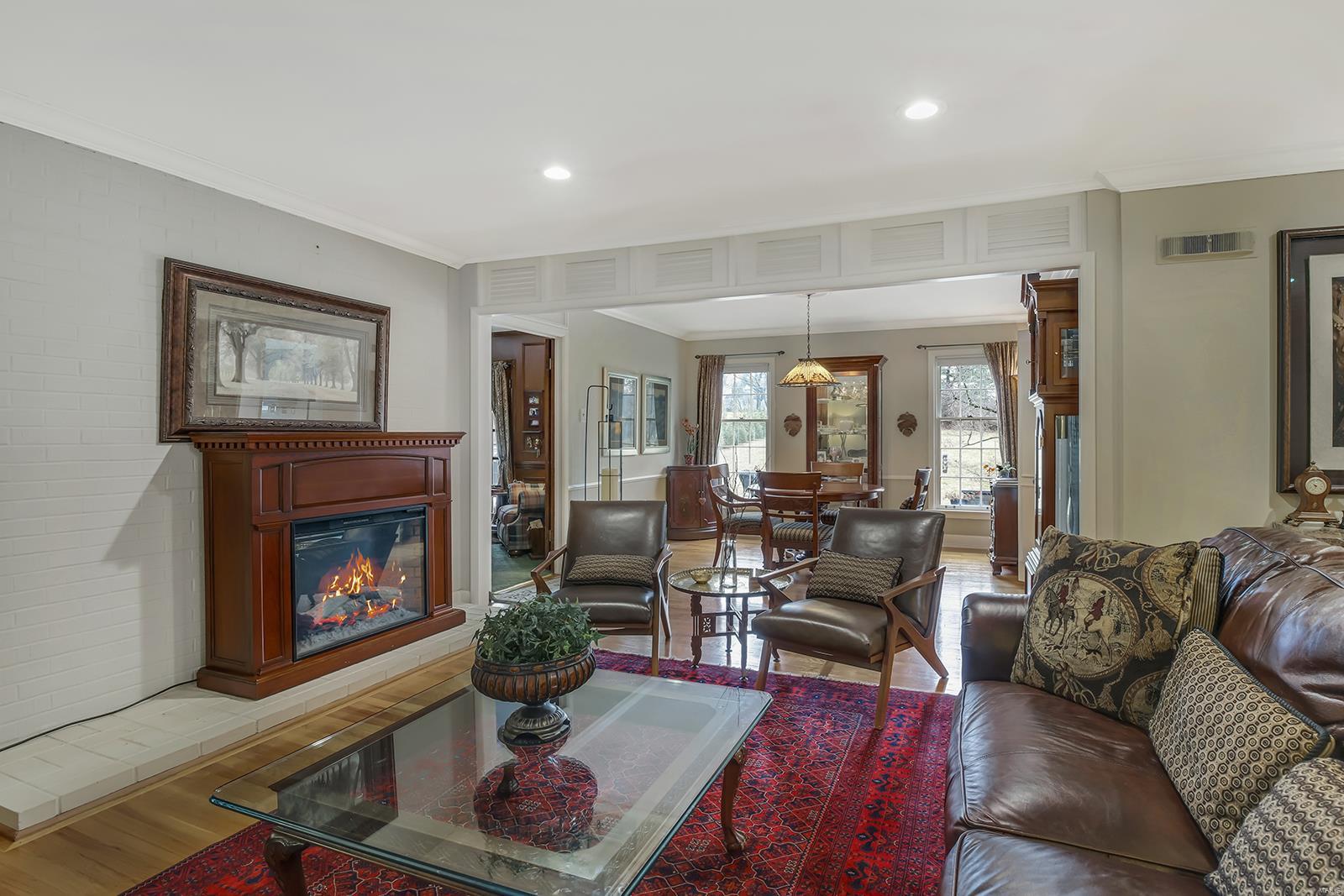 514 South Spoede Road Frontenac, MO 63131 - Photo 5 of 29 Gallery Image 5