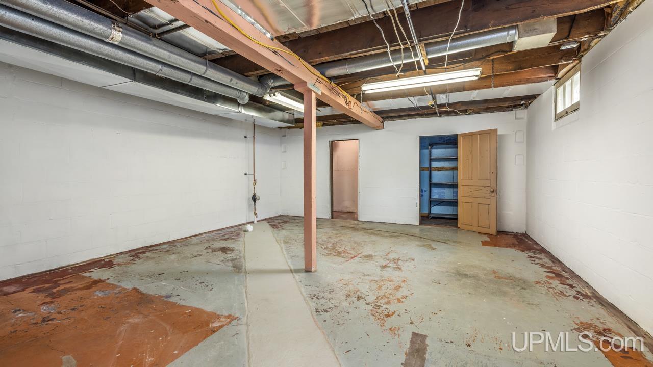 424 Maple Street Kingsford, MI 49802 - Photo 19 of 37