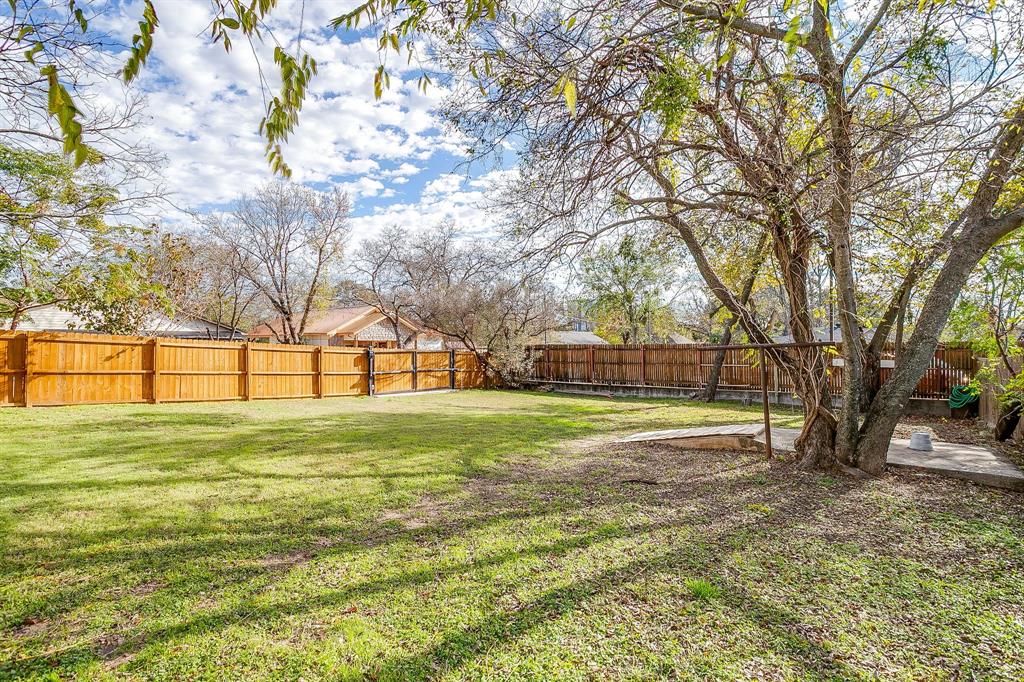 116 East Akard Street Weatherford, TX 76086 - Photo 29 of 32 a view of grassy field with trees
