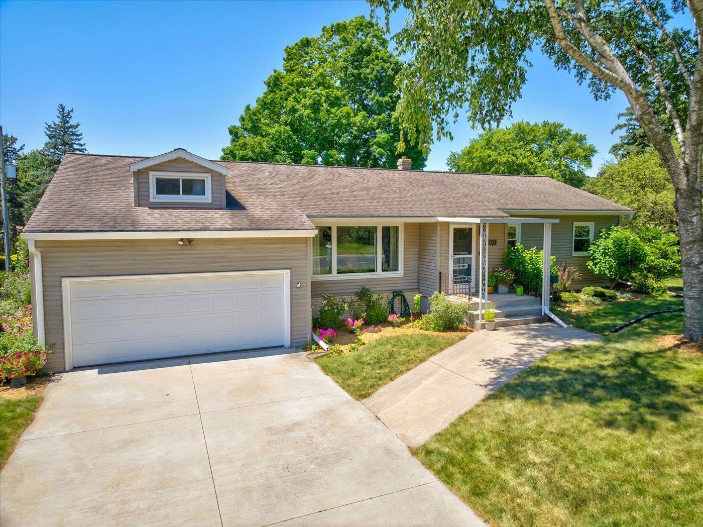 603 Paul Sun Prairie Sun Prairie, WI 53590 - Photo 3 of 70