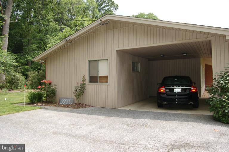 3416 Midfield Road Baltimore, MD 21208 - Photo 3 of 30 Carport