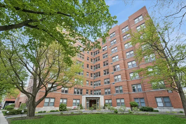 $185,000 | 1585 Ridge Avenue, Unit 406, Evanston, IL 60201