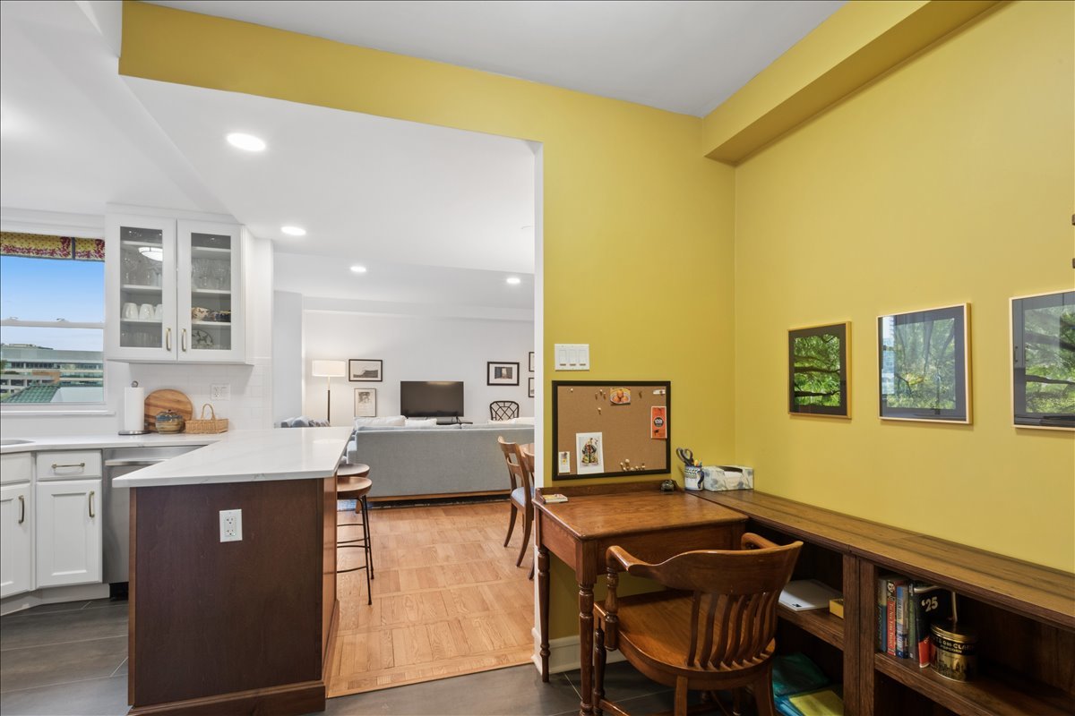1585 Ridge Avenue, Unit 406 Evanston, IL 60201 - Photo 12 of 18