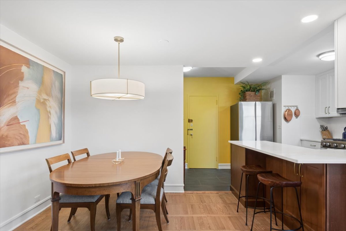 1585 Ridge Avenue, Unit 406 Evanston, IL 60201 - Photo 6 of 18