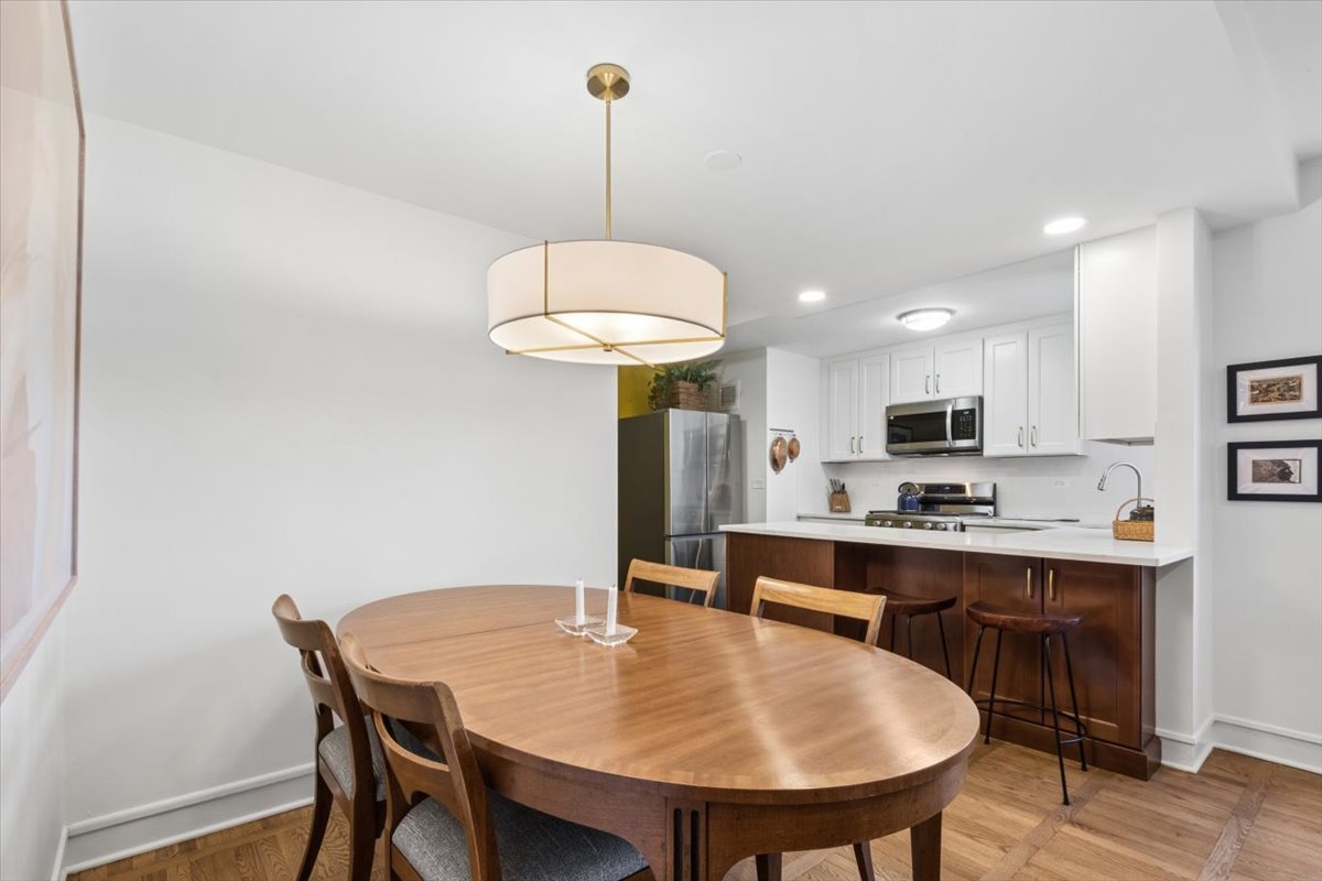 1585 Ridge Avenue, Unit 406 Evanston, IL 60201 - Photo 7 of 18
