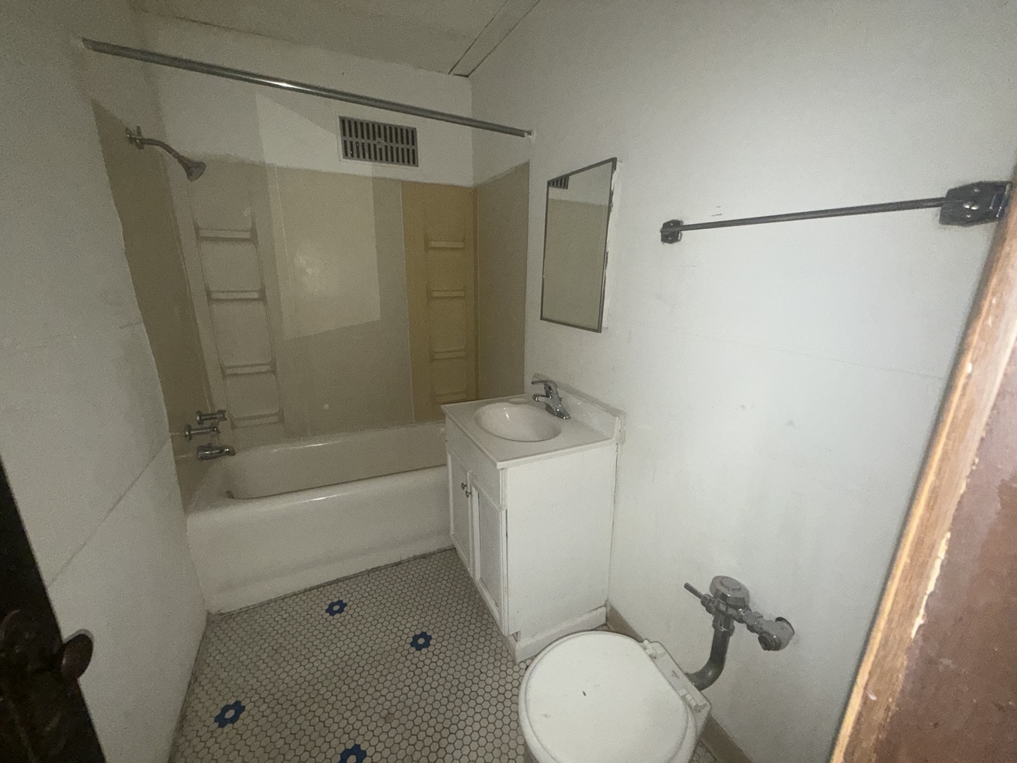 3258 Maple Avenue, Unit BH Berwyn, IL 60402 - Photo 13 of 13
