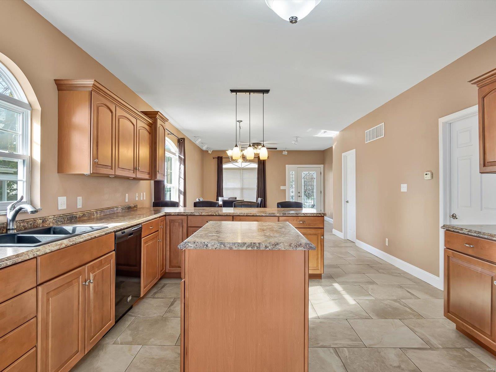 1214 Troy Road Edwardsville, IL 62025 - Photo 8 of 21 Gallery Image 8