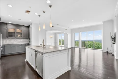 $1,050,000 | 2950 Mt Wilkinson Parkway Southeast, Unit 802, Atlanta, GA 30339