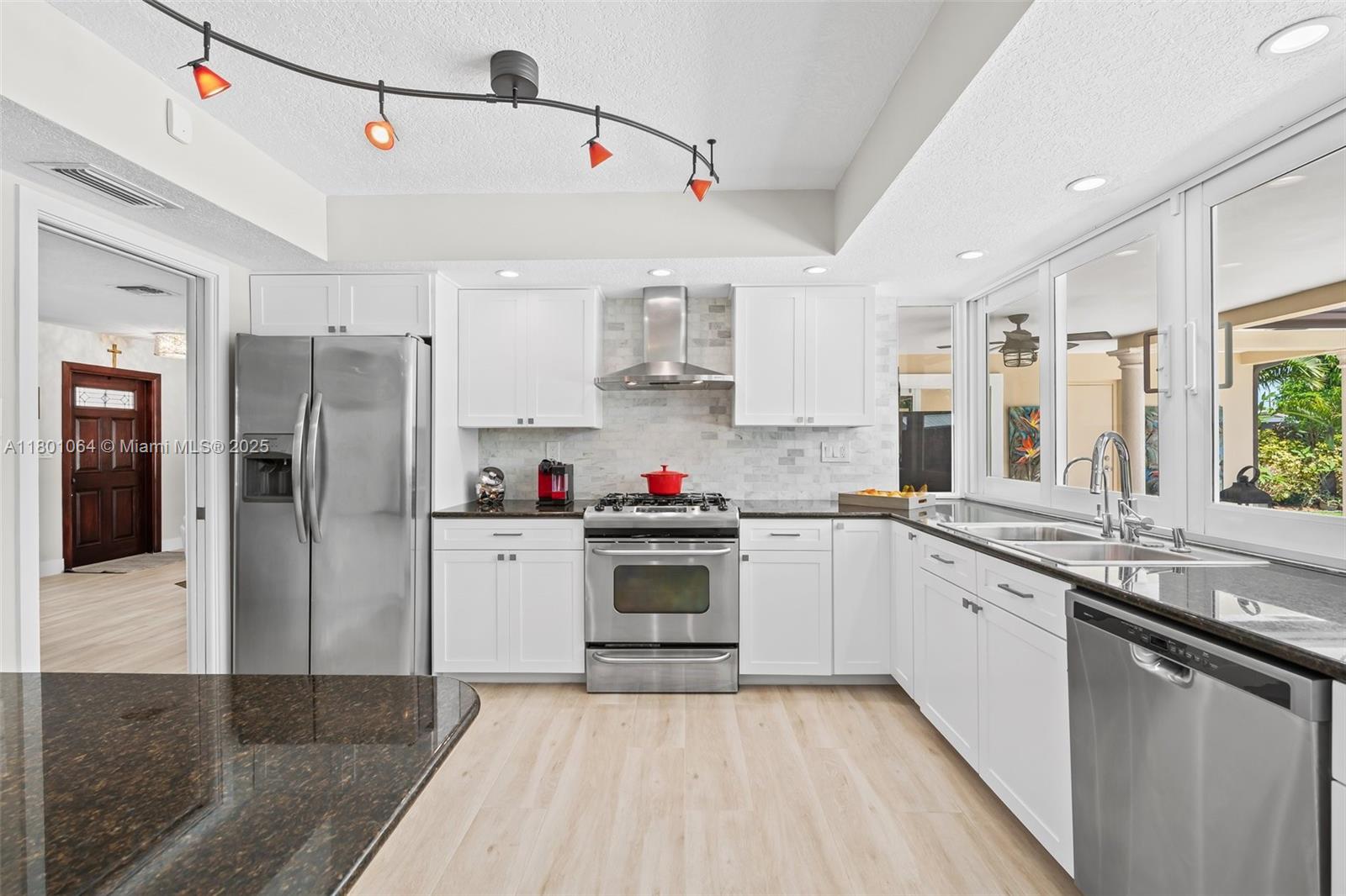 5318 Garfield Street Hollywood, FL 33021 - Photo 7 of 26