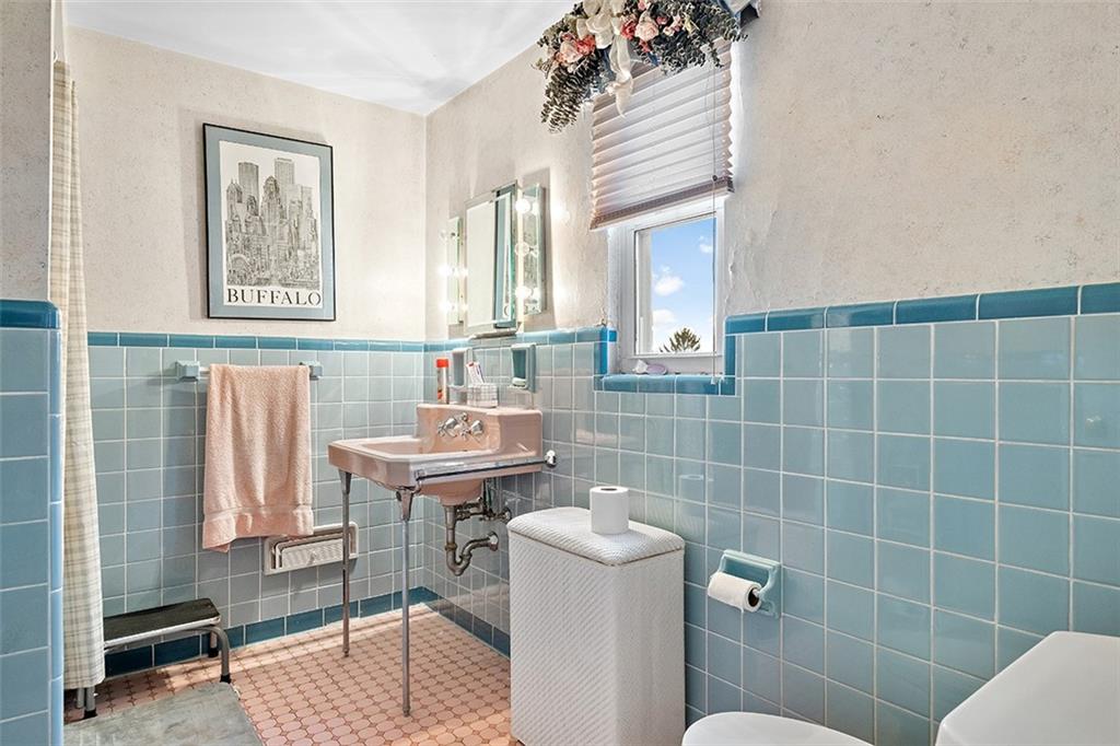 1356 Washington Road Pittsburgh, PA 15228 - Photo 9 of 25 Gallery Image 9