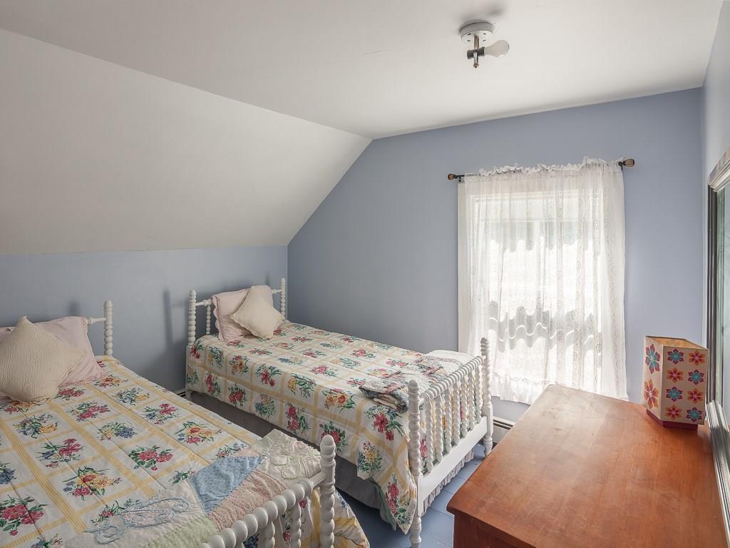99 Chestnut Street Camden, ME 04843 - Photo 6 of 21 Second bedroom in #99 Chestnut
