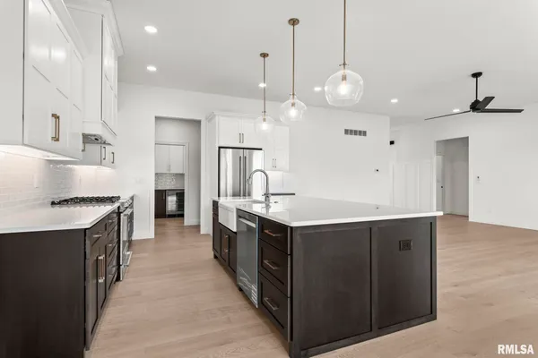 $845,000 | 4704 Berkshire Crossing, Springfield, IL 62711