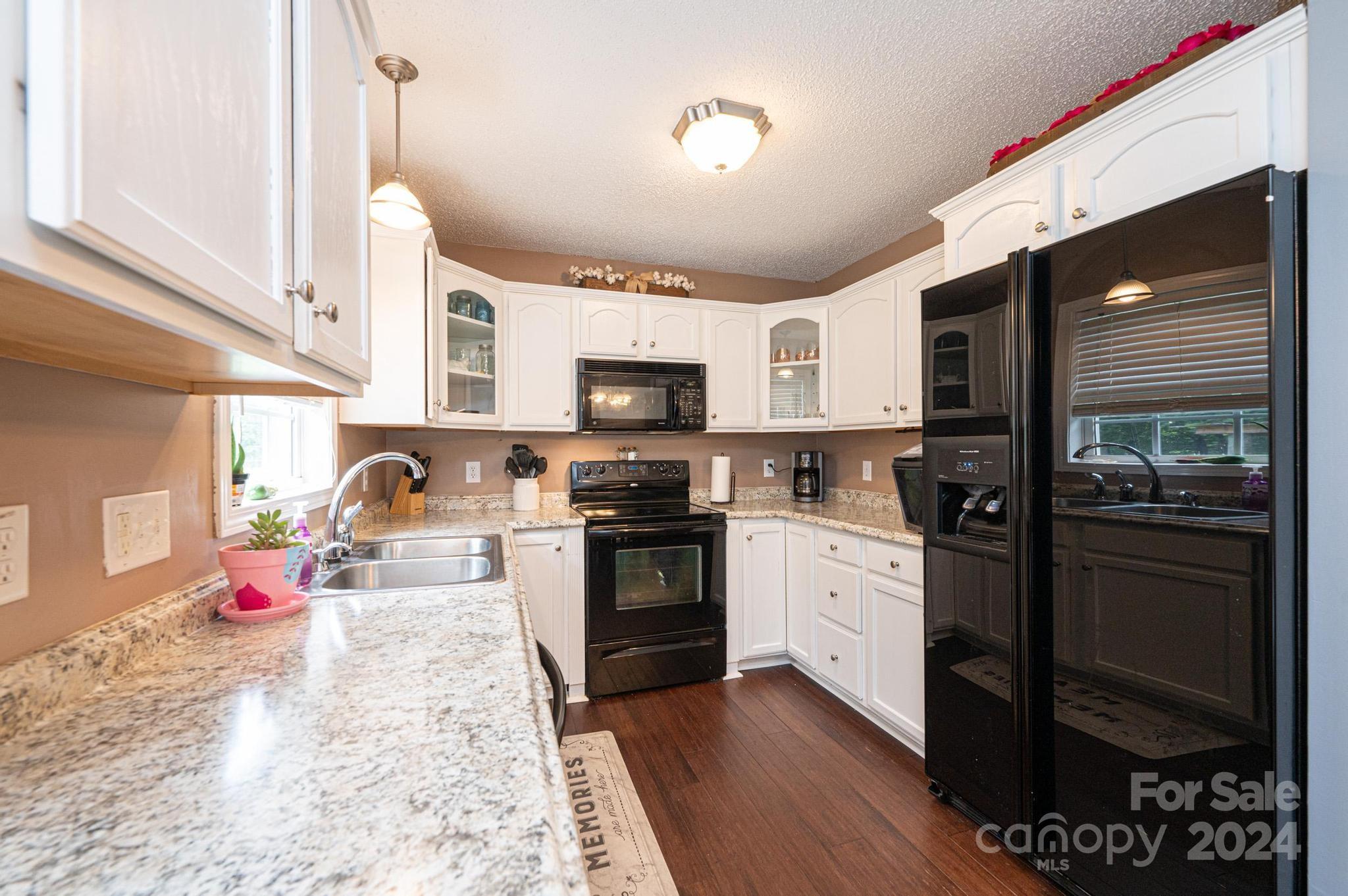 307 Cape Hickory Road Hickory, NC 28601 - Photo 8 of 36 Gallery Image 8