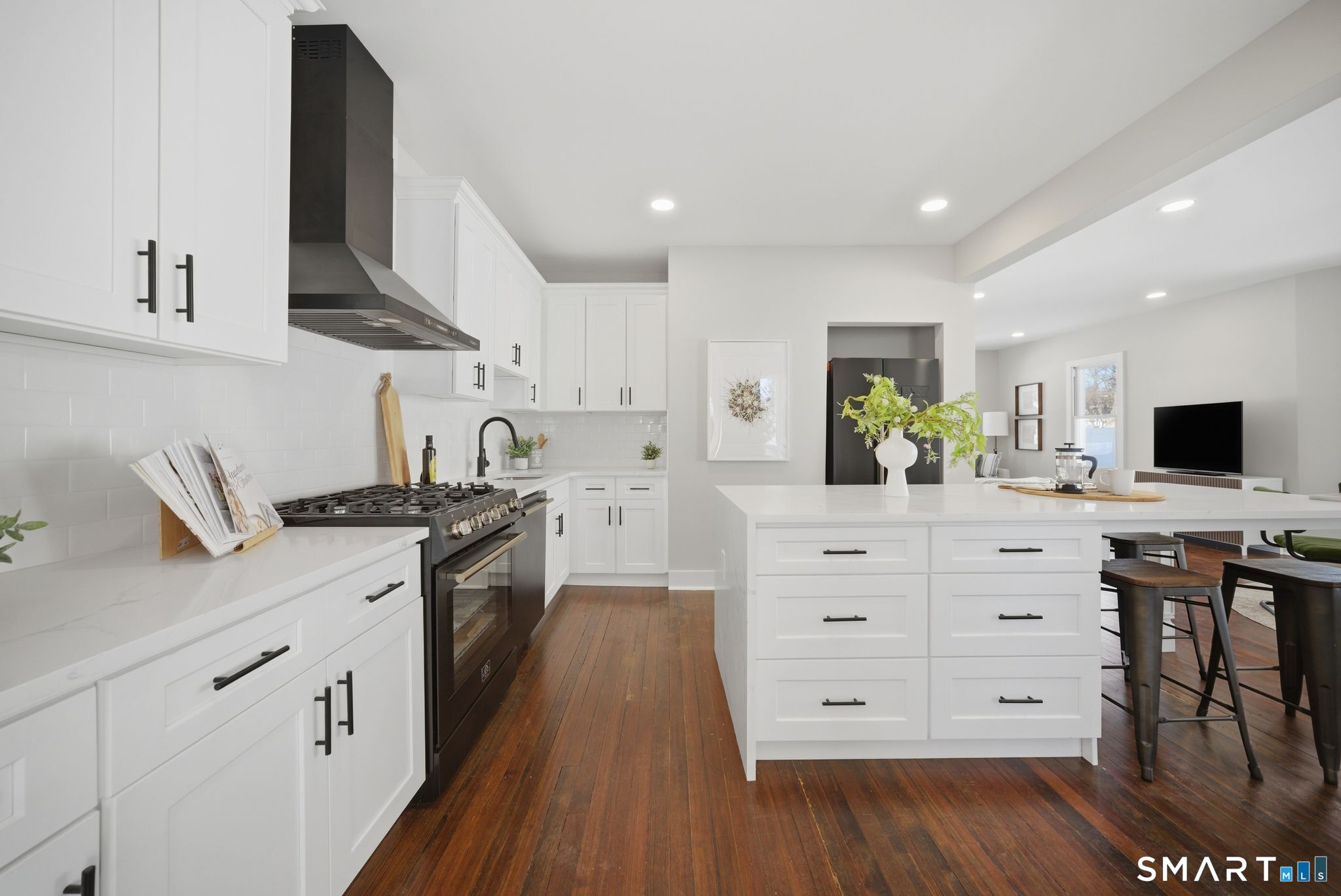 274 High Street Fairfield, CT 06824 - Photo 2 of 39