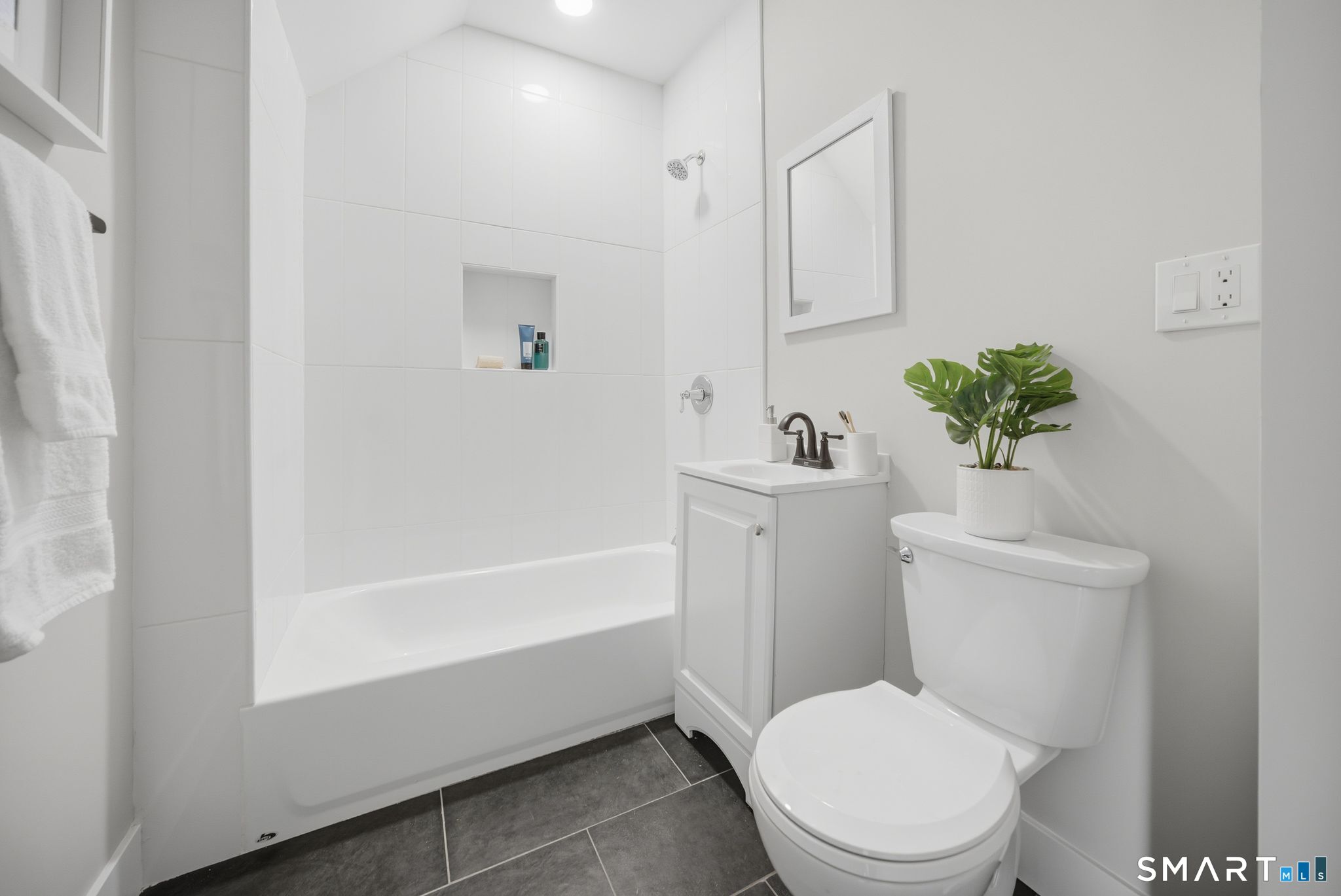 274 High Street Fairfield, CT 06824 - Photo 25 of 39