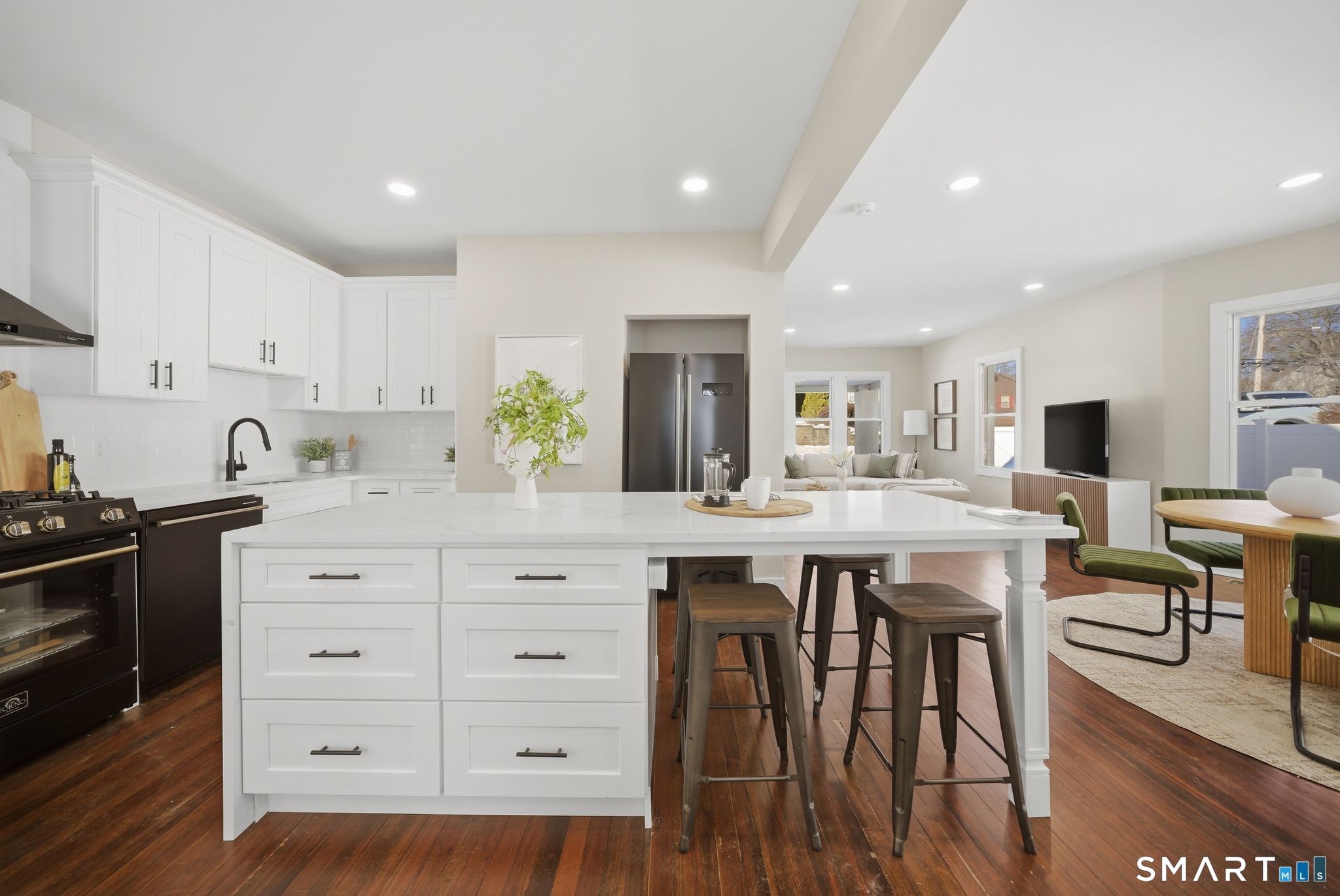 274 High Street Fairfield, CT 06824 - Photo 7 of 39