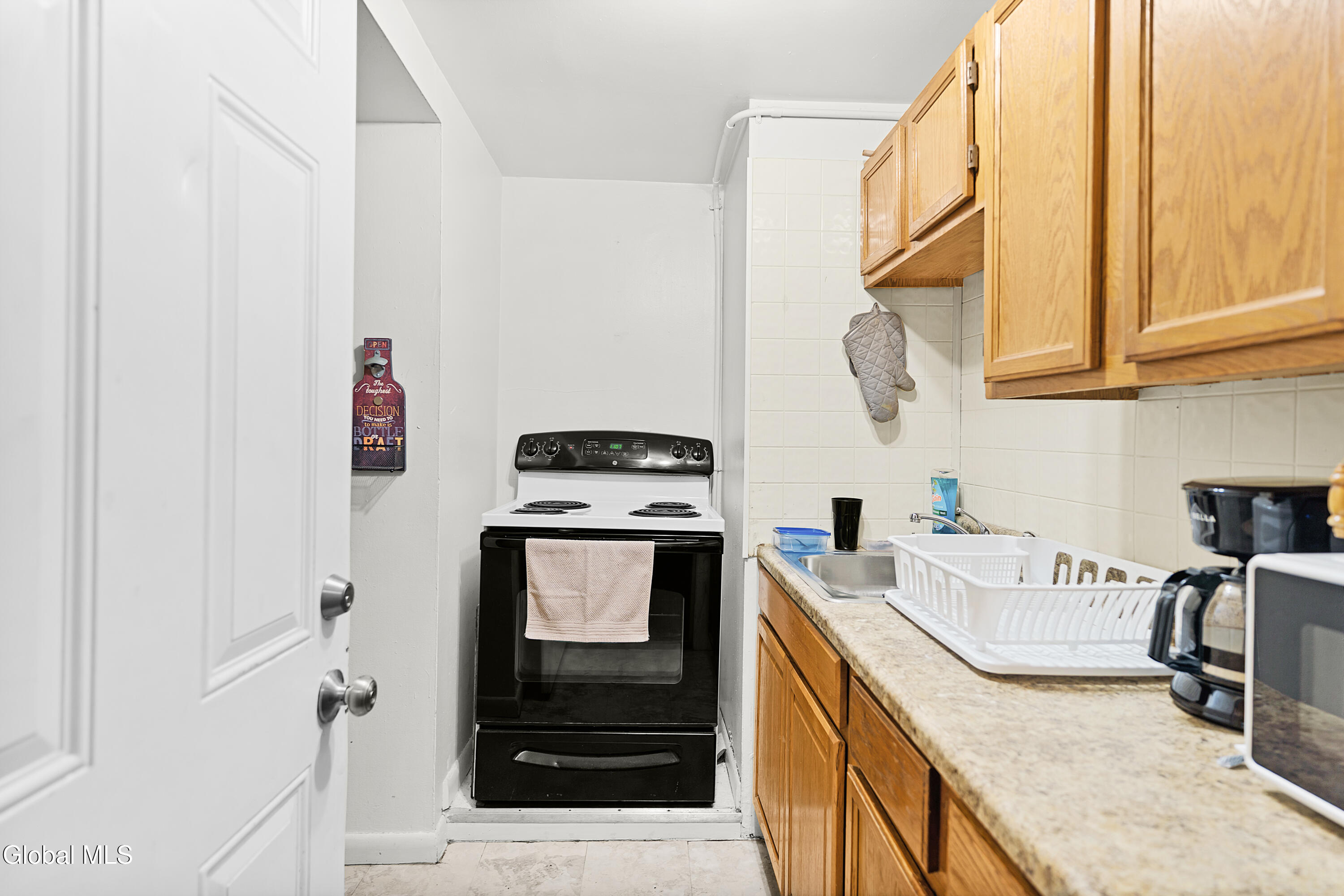 21-23 Watervliet Avenue Albany, NY 12206 - Photo 8 of 23 EMO08028