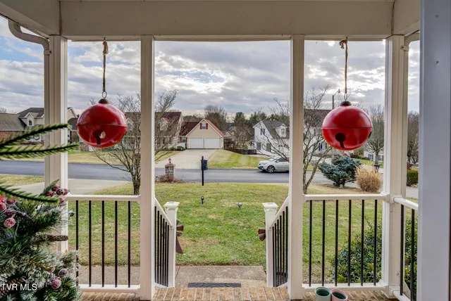 $634,900 | 308 Autumn Circle, Bluff City, TN 37618