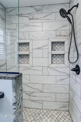 $634,900 | 308 Autumn Circle, Bluff City, TN 37618