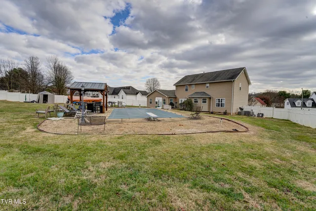 $634,900 | 308 Autumn Circle, Bluff City, TN 37618