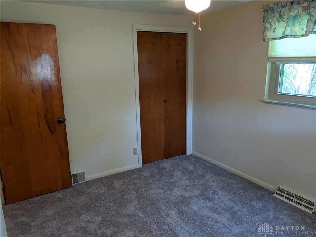 84 Parkhurst Road Dayton, OH 45440 - Photo 10 of 33