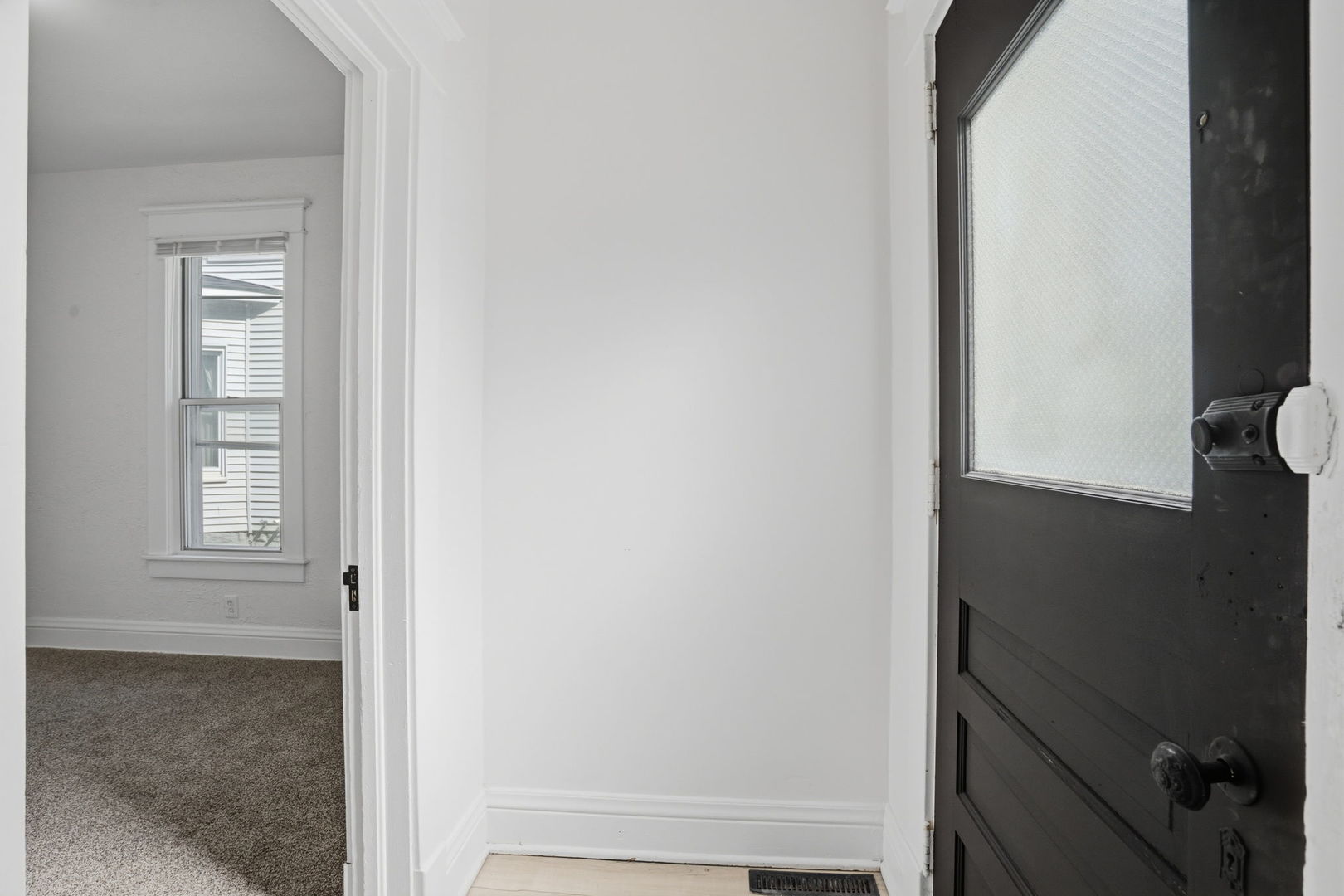 1927 14th Street Moline, IL 61265 - Photo 3 of 25 a view of an empty room
