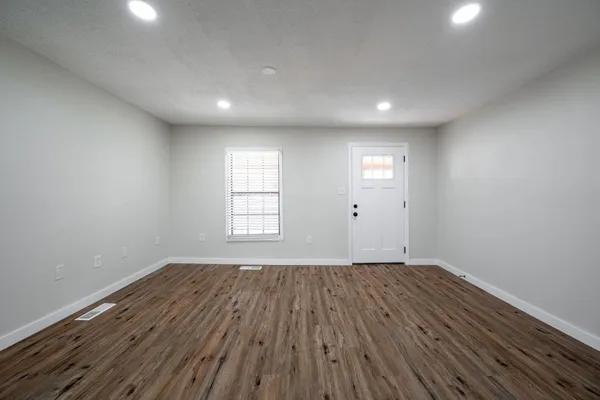 $2,095 | 8229 Patterson Road, Chattanooga, TN 37421