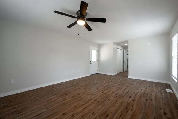 $2,095 | 8229 Patterson Road, Chattanooga, TN 37421