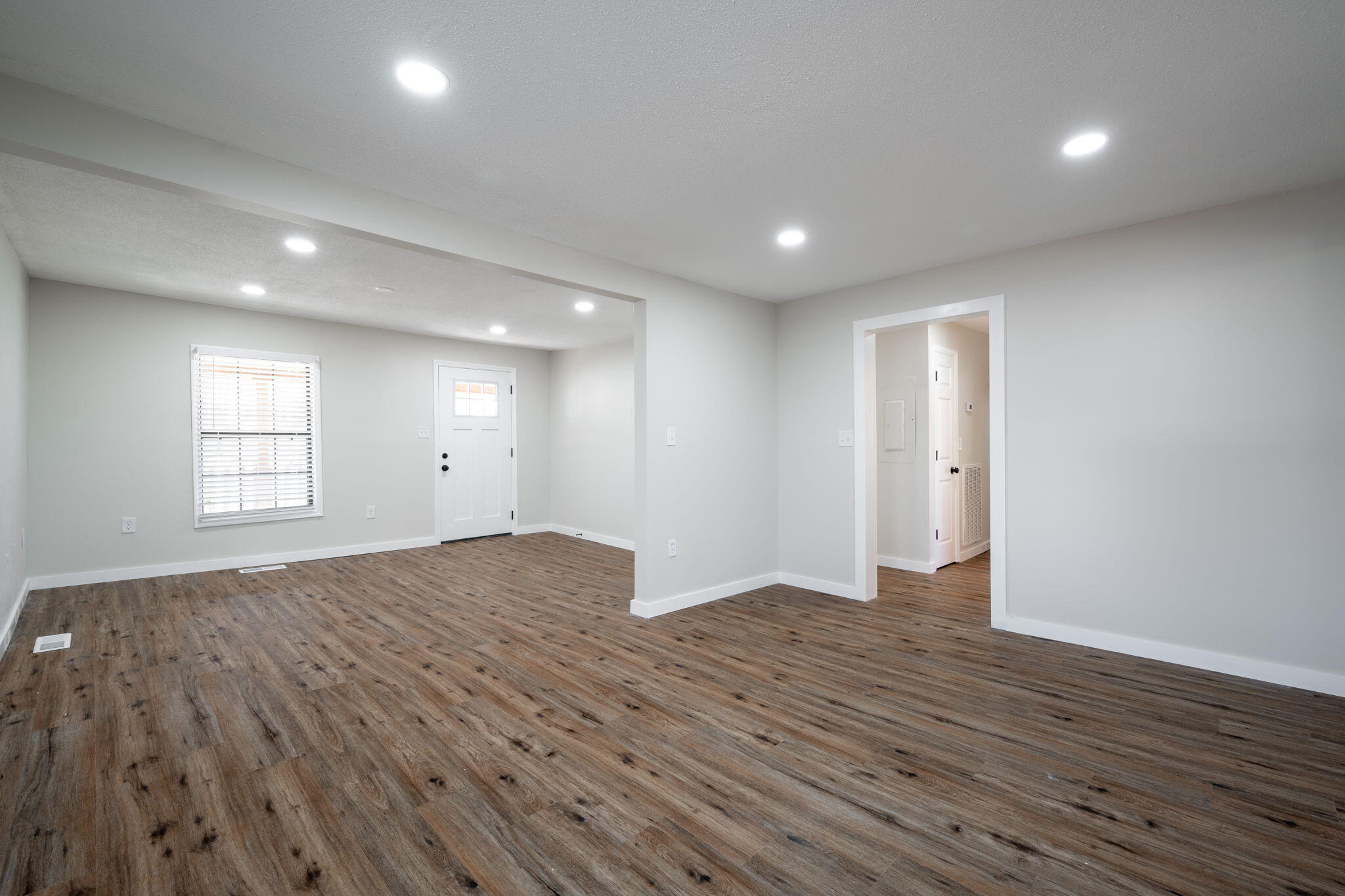 8229 Patterson Road Chattanooga, TN 37421 - Photo 10 of 35 14-web-or-mls-DSC_1327