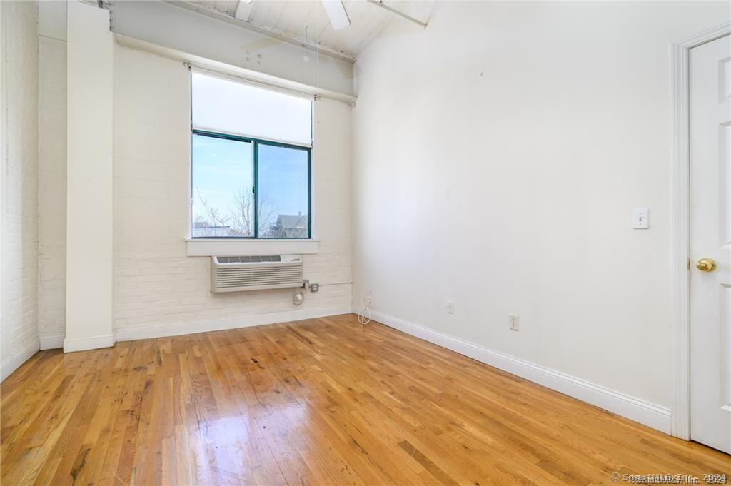 390 Charles Street, Unit 201 Bridgeport, CT 06606 - Photo 11 of 18