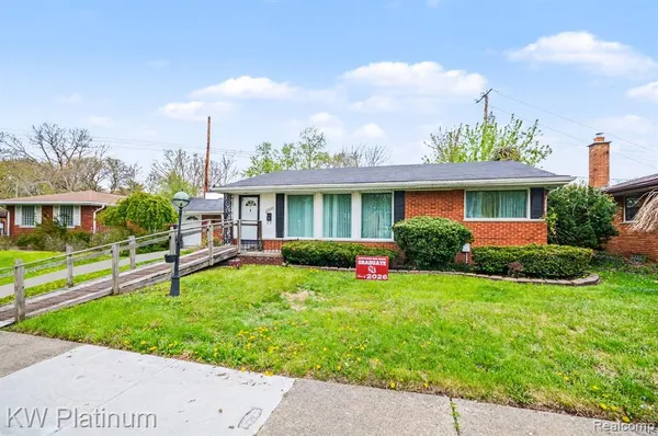 $140,000 | 20421 Kenmore Avenue, Harper Woods, MI 48225