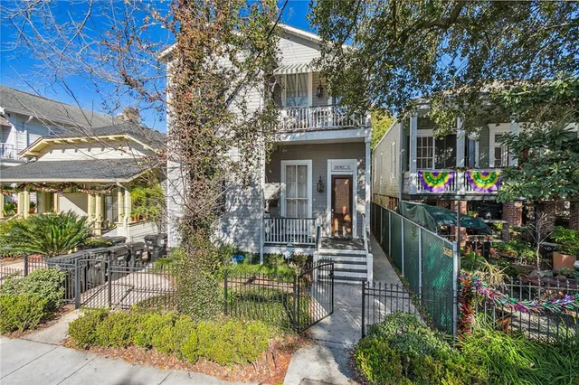 $2,700 | 4849 Magazine Street, Unit A, New Orleans, LA 70115