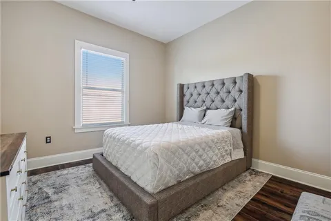 $2,700 | 4849 Magazine Street, Unit A, New Orleans, LA 70115