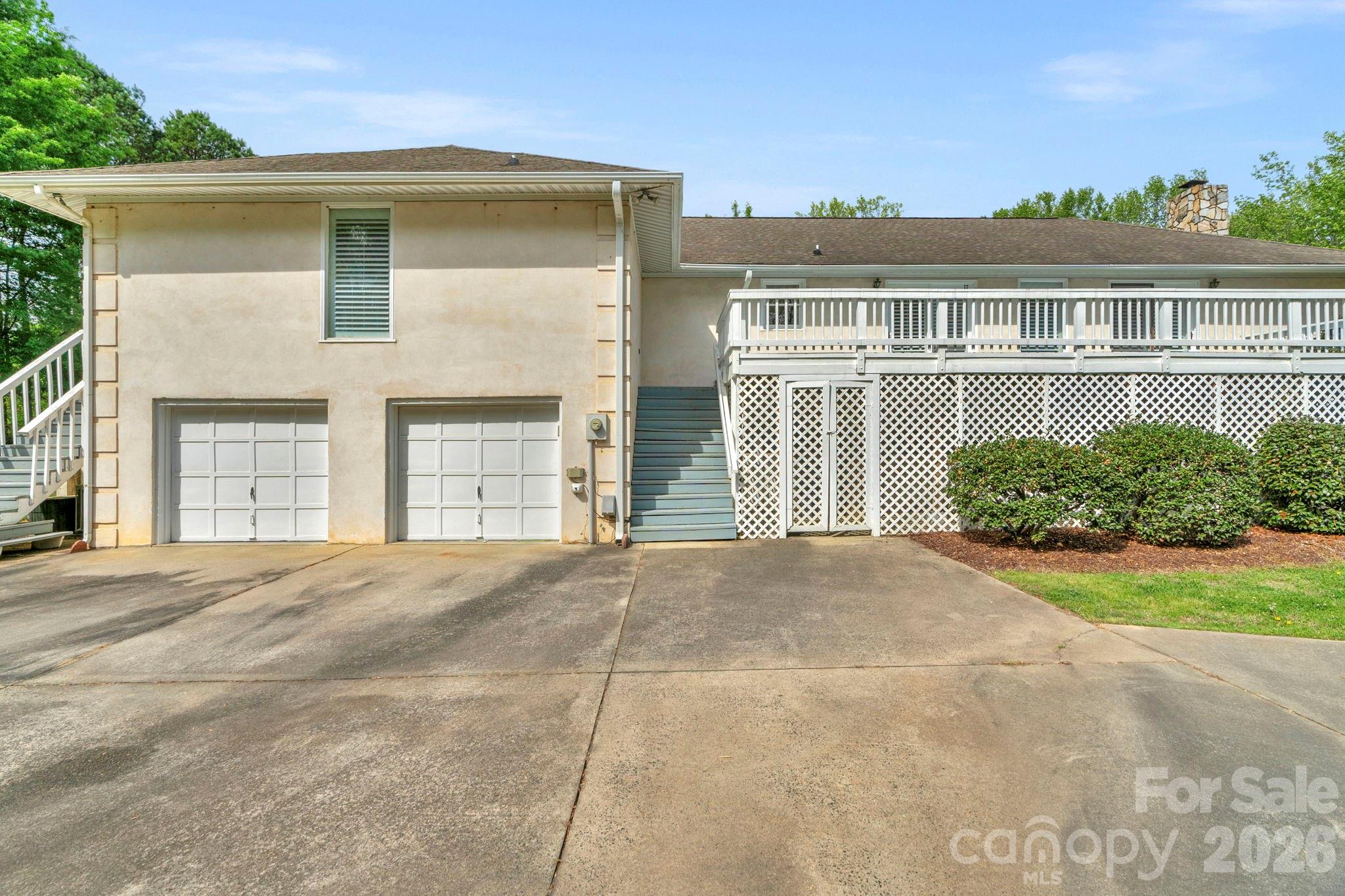 15015 Pawnee Trail Matthews, NC 28104 - Photo 33 of 39 front view of a house