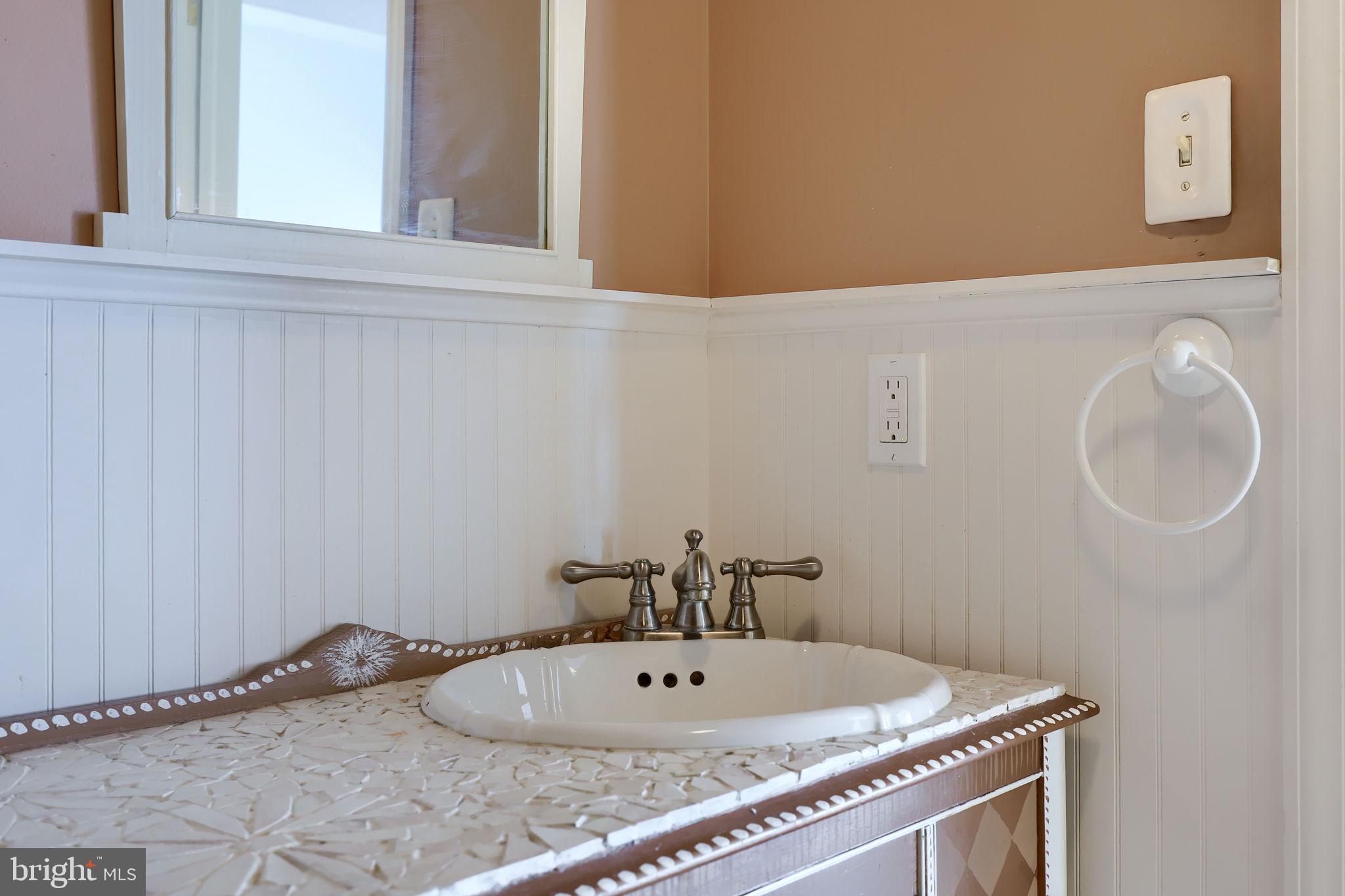 110 Pepperton Court Lititz, PA 17543 - Photo 17 of 32 1/2 Bath