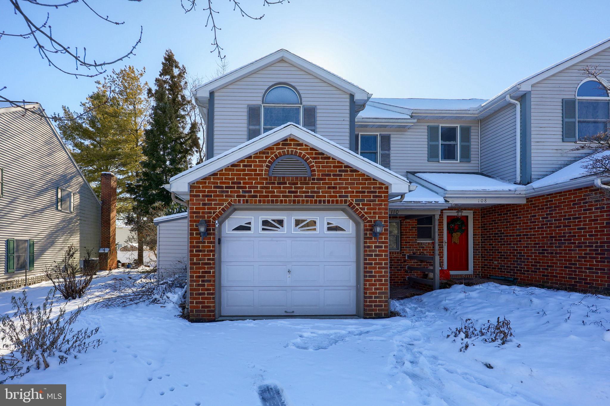 110 Pepperton Court Lititz, PA 17543 - Photo 3 of 32