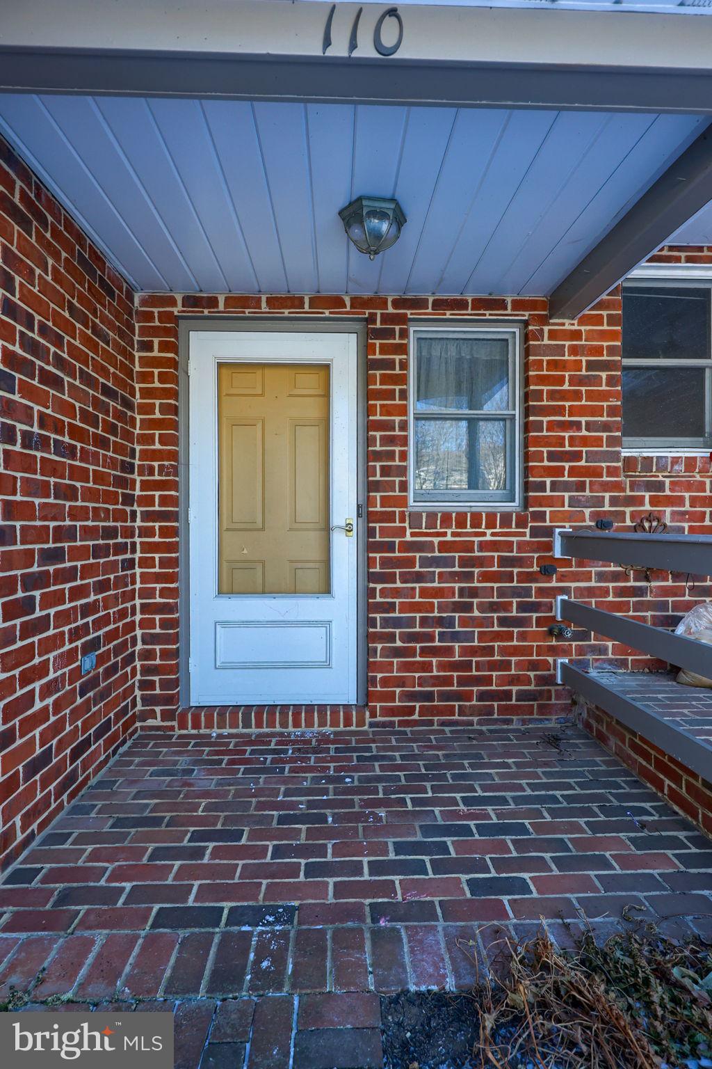 110 Pepperton Court Lititz, PA 17543 - Photo 4 of 32