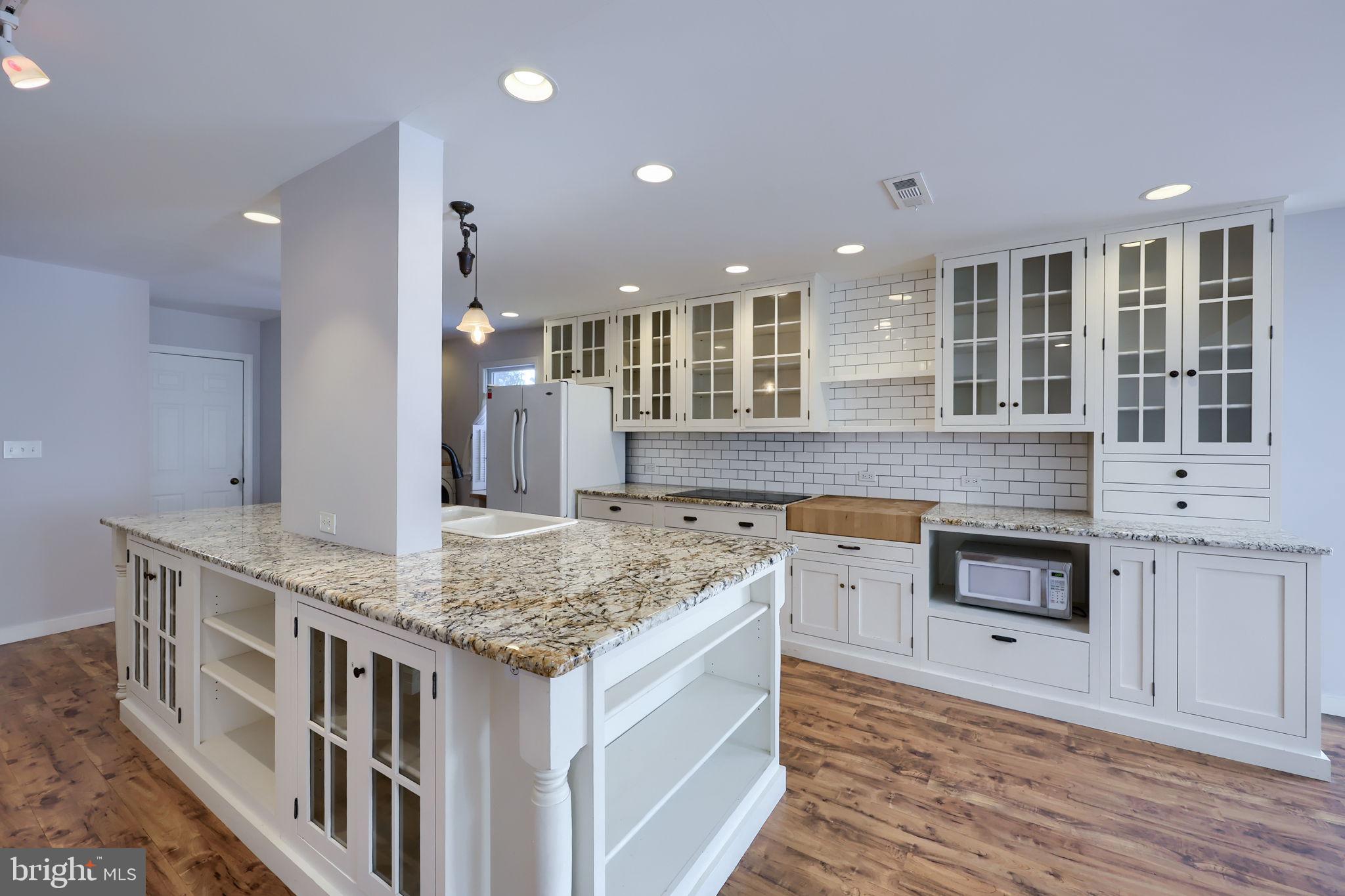 110 Pepperton Court Lititz, PA 17543 - Photo 10 of 32 Gourmet Kitchen