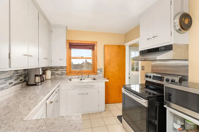 $279,900 | 2402 Piedmont Avenue, Duluth, MN 55811