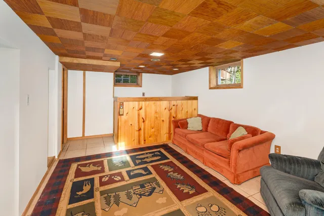 $279,900 | 2402 Piedmont Avenue, Duluth, MN 55811