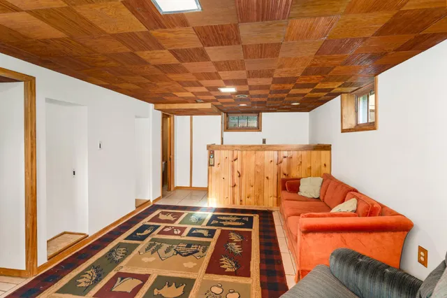 $279,900 | 2402 Piedmont Avenue, Duluth, MN 55811