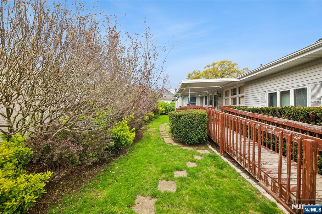 82 Seminary Street Bergenfield, NJ 07621 - Photo 25 of 29