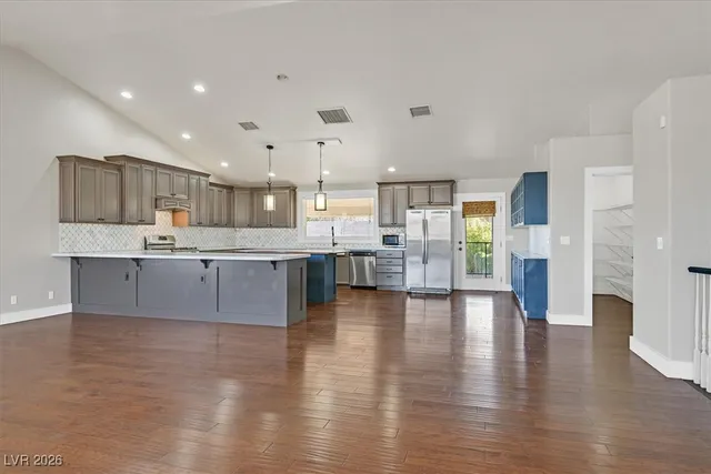 $4,000 | 391 East Kimberly Drive, Henderson, NV 89015