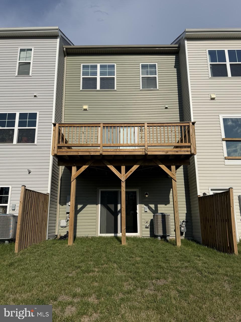146 Galaxy Place Stephenson, VA 22656 - Photo 41 of 46 a front view of a house with a garden